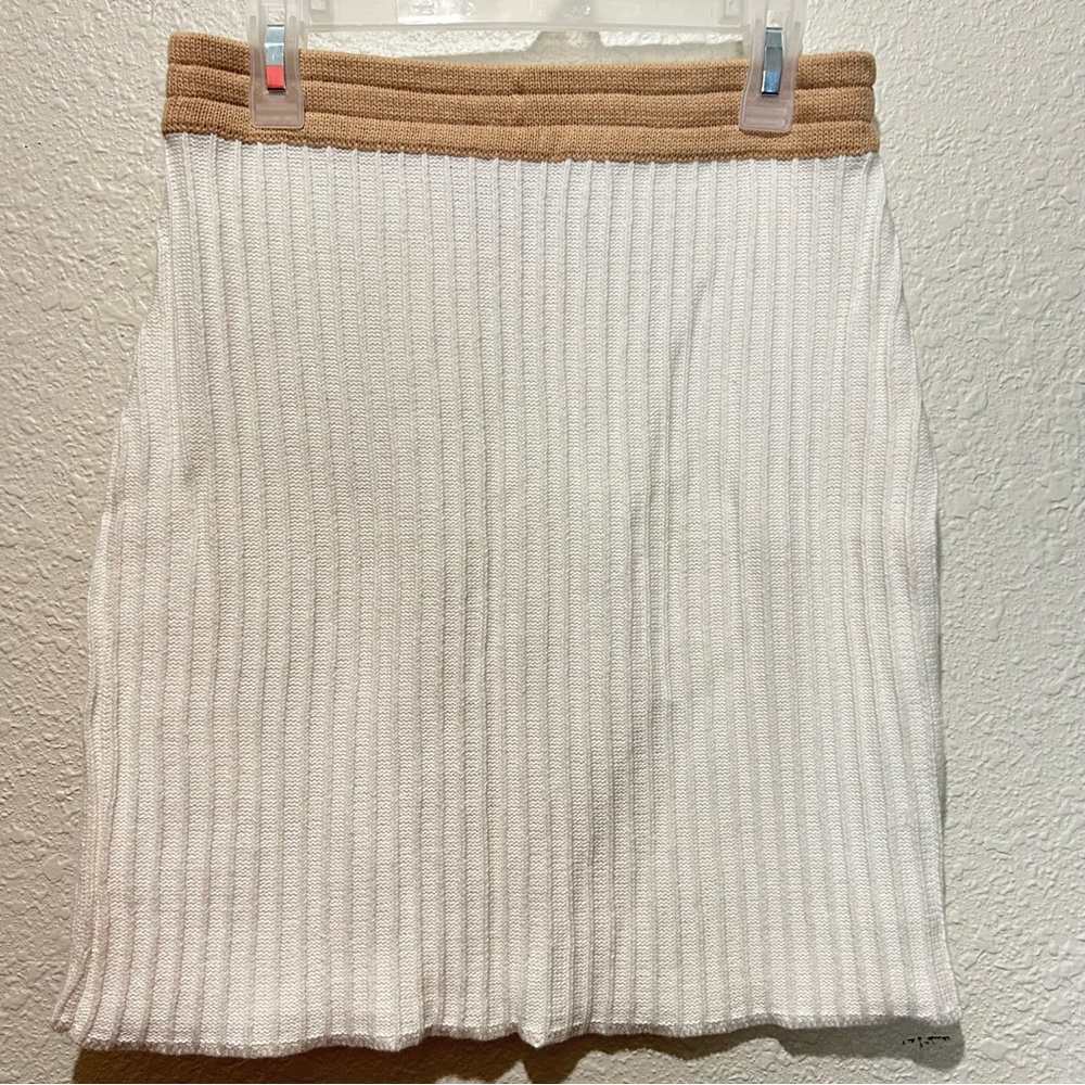 Rue Stiic Elegant White‎ and Tan Ribbed Skirt Size S
